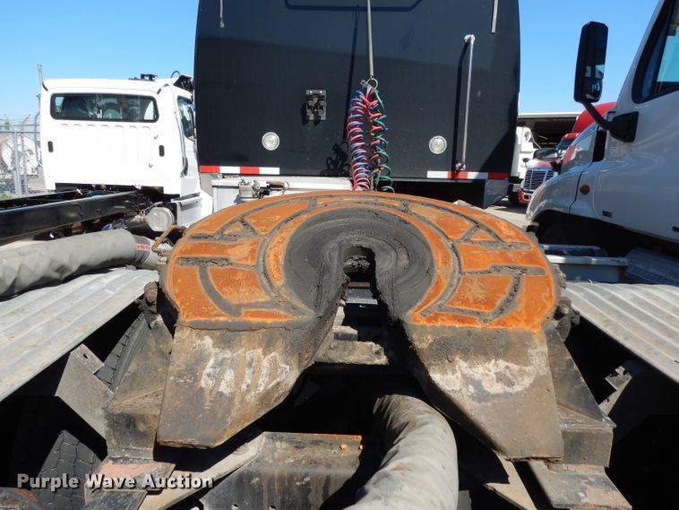 image for item DH2380 2015 Western Star 4900SB semi truck