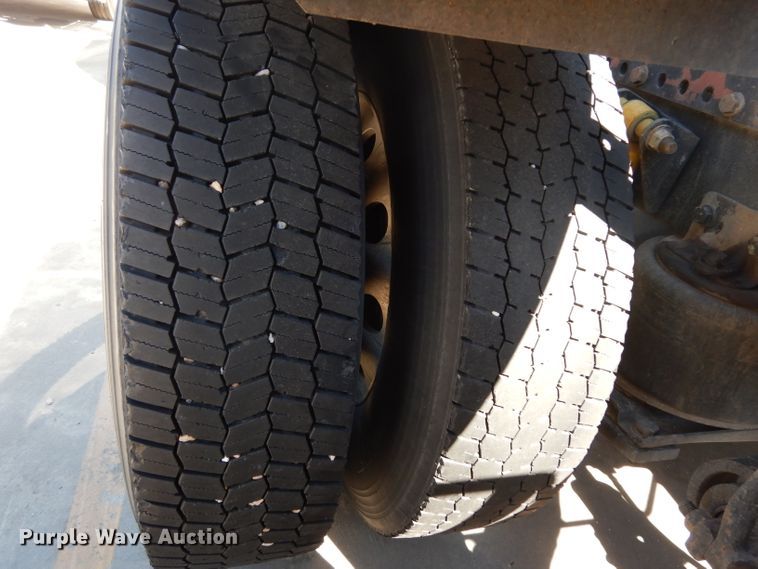 image for item DH2380 2015 Western Star 4900SB semi truck