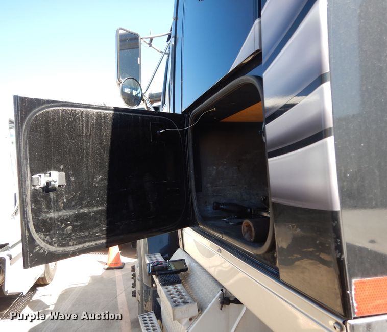 image for item DH2380 2015 Western Star 4900SB semi truck
