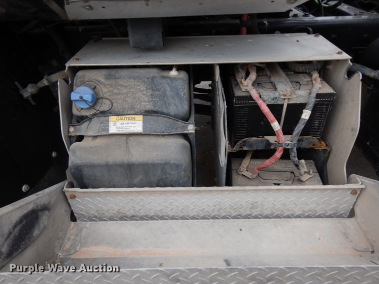 image for item DH2382 2014 Western Star 4900SB semi truck