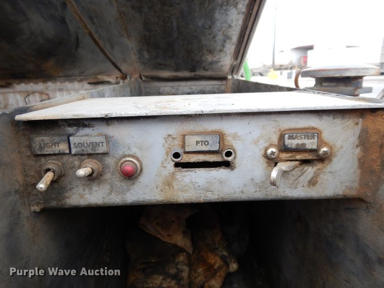 image for item DH2382 2014 Western Star 4900SB semi truck