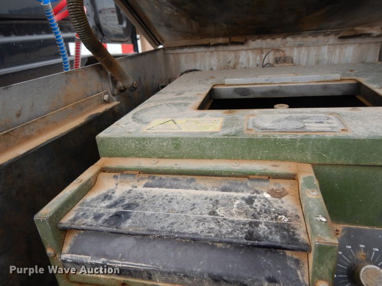 image for item DH2382 2014 Western Star 4900SB semi truck