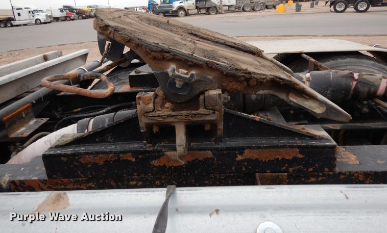 image for item DH2382 2014 Western Star 4900SB semi truck