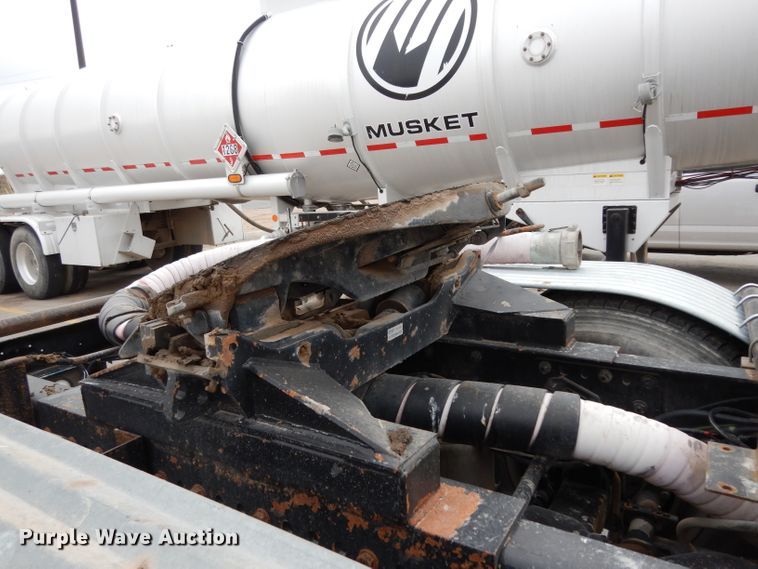 image for item DH2382 2014 Western Star 4900SB semi truck