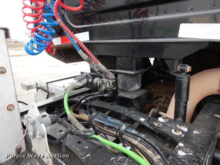 image for item DH2382 2014 Western Star 4900SB semi truck