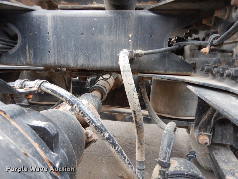 image for item DH2382 2014 Western Star 4900SB semi truck