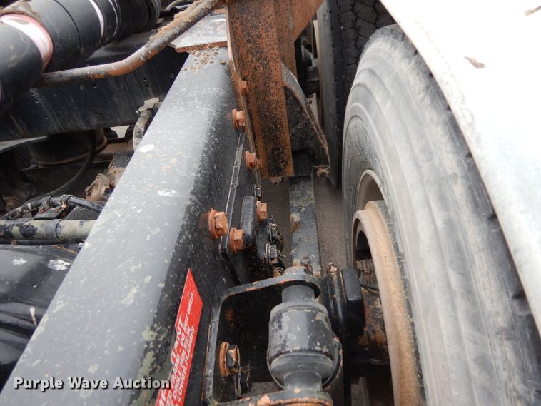 image for item DH2382 2014 Western Star 4900SB semi truck