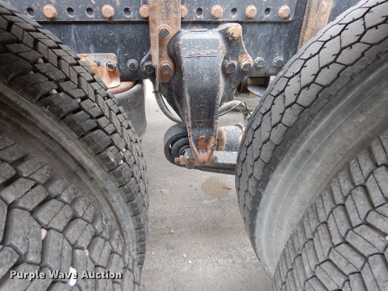 image for item DH2382 2014 Western Star 4900SB semi truck