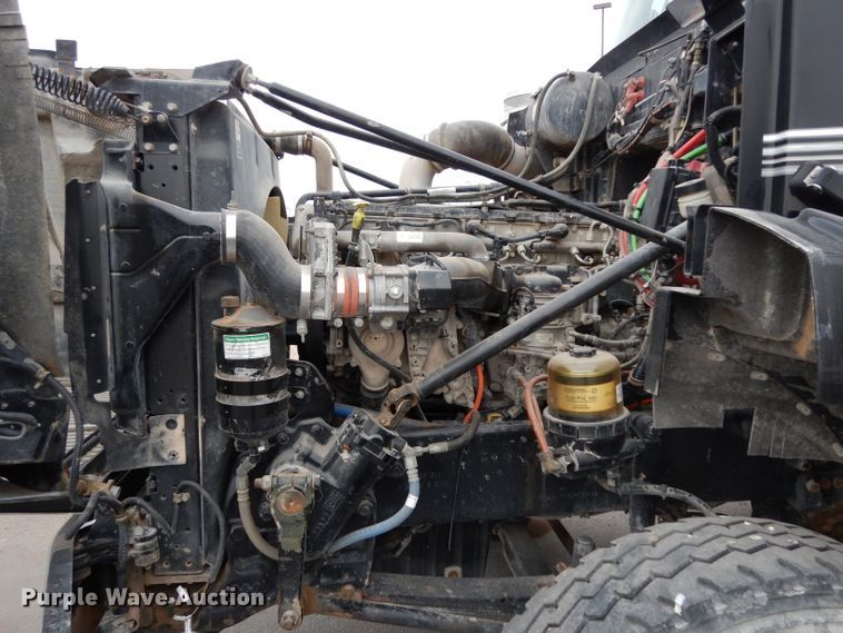 image for item DH2382 2014 Western Star 4900SB semi truck