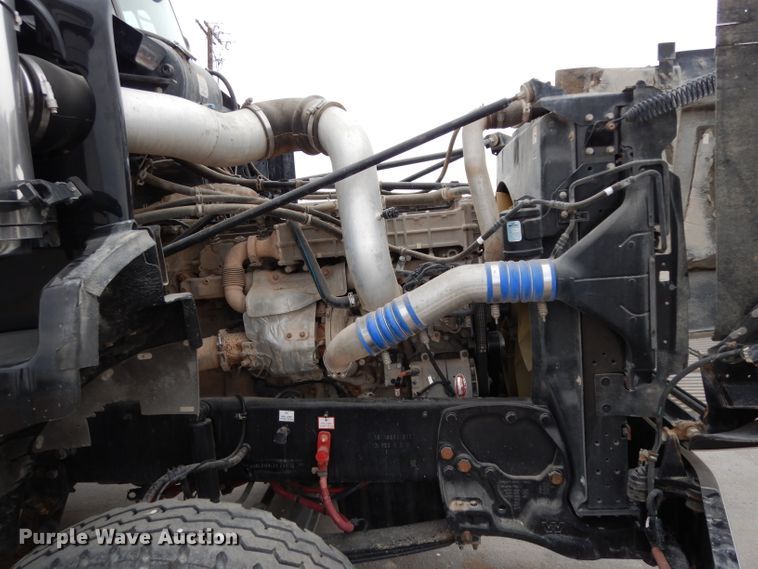 image for item DH2382 2014 Western Star 4900SB semi truck