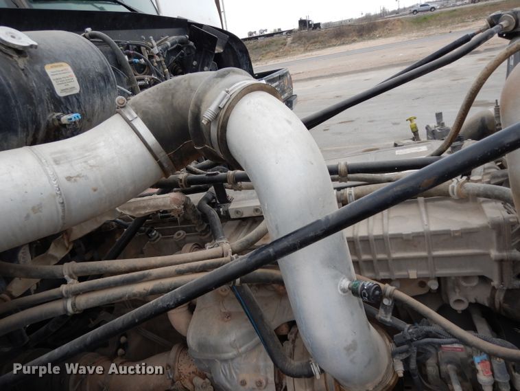 image for item DH2382 2014 Western Star 4900SB semi truck