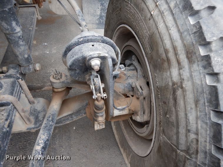 image for item DH2382 2014 Western Star 4900SB semi truck