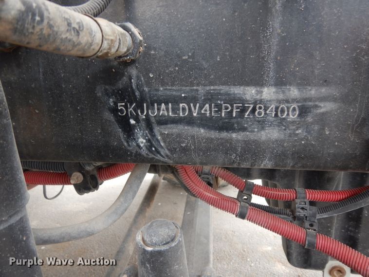 image for item DH2382 2014 Western Star 4900SB semi truck