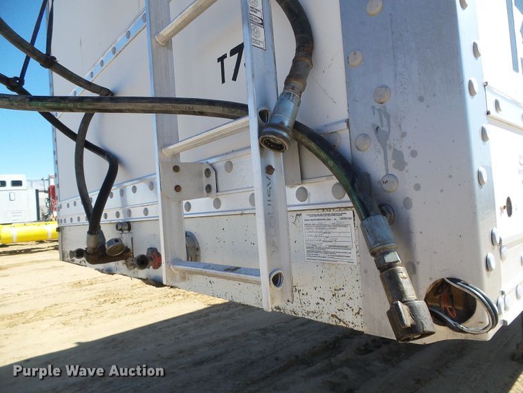 image for item DH4814 2010 Aeroswint silage trailer