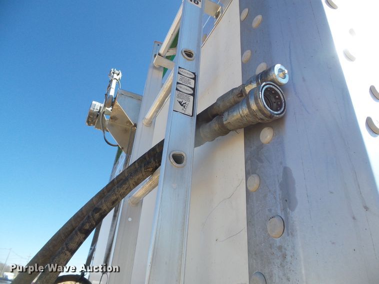 image for item DH4815 2011 Aeroswint silage trailer