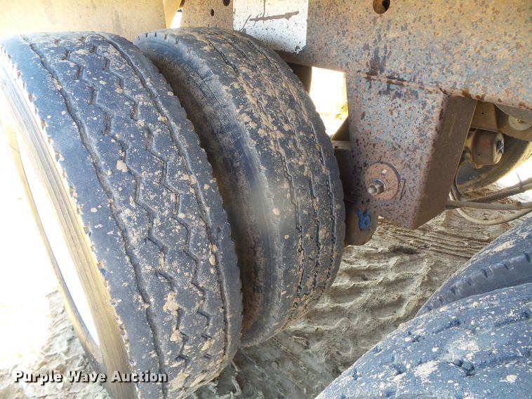 image for item DH4815 2011 Aeroswint silage trailer