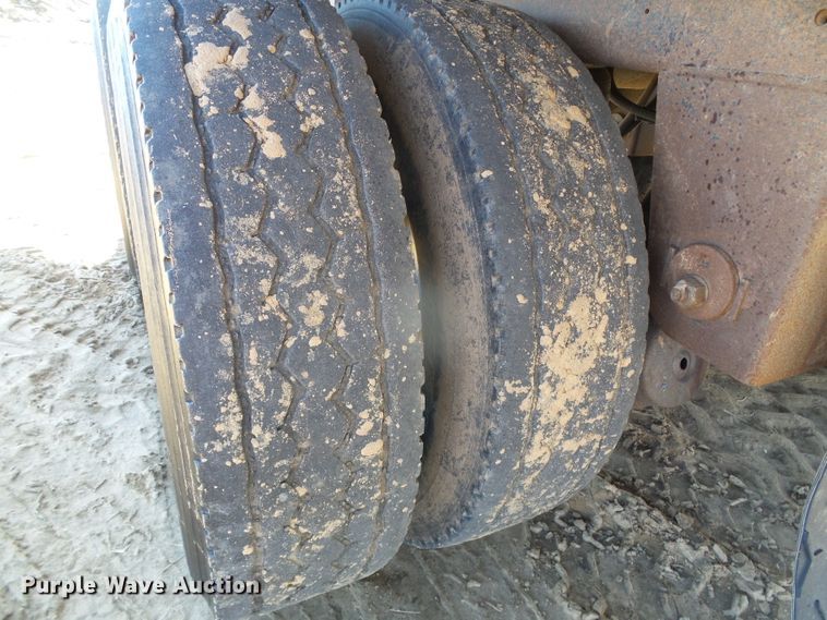 image for item DH4815 2011 Aeroswint silage trailer