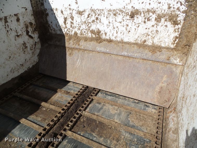 image for item DH4815 2011 Aeroswint silage trailer