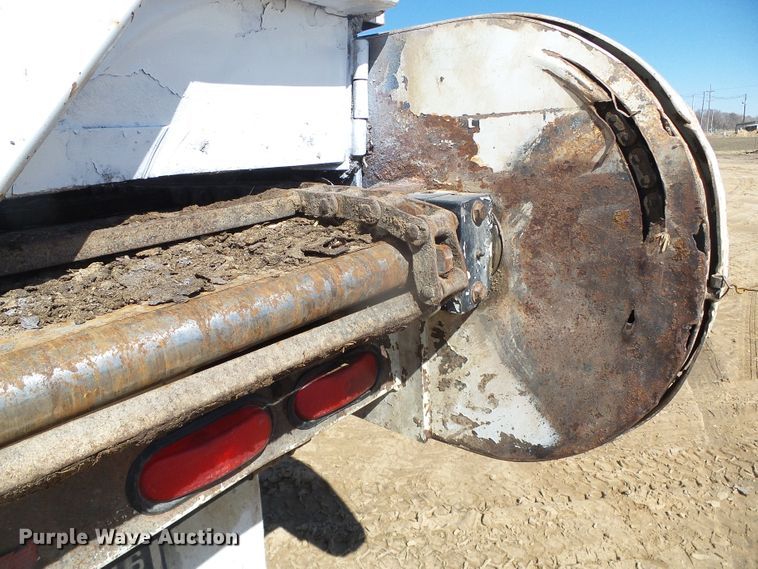 image for item DH4815 2011 Aeroswint silage trailer