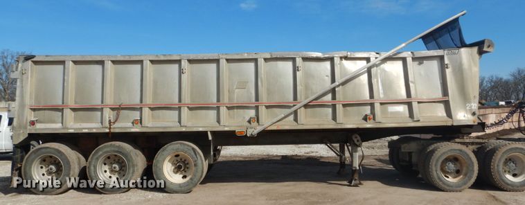 image for item DH5087 1995 East end dump trailer