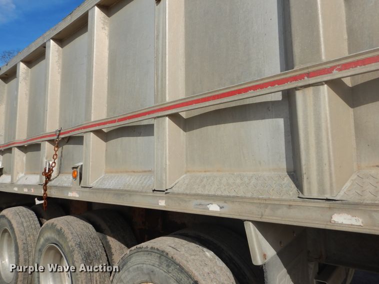 image for item DH5087 1995 East end dump trailer