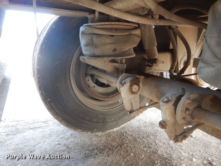 image for item DH5087 1995 East end dump trailer