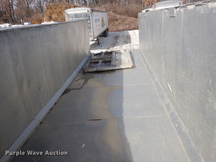 image for item DH5087 1995 East end dump trailer