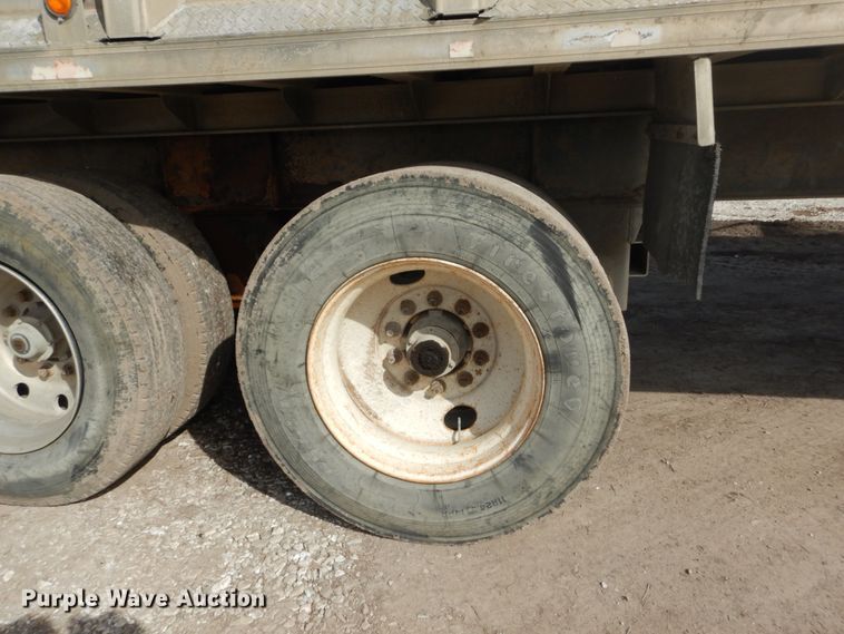 image for item DH5087 1995 East end dump trailer