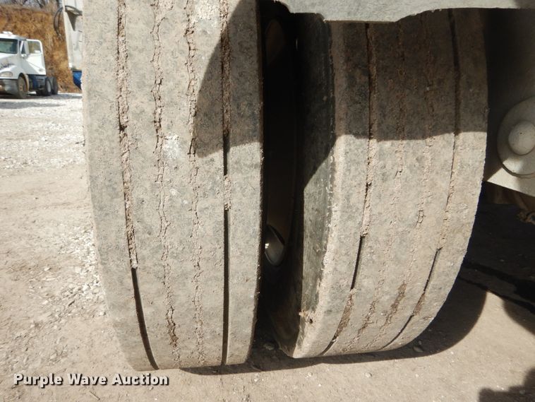 image for item DH5087 1995 East end dump trailer