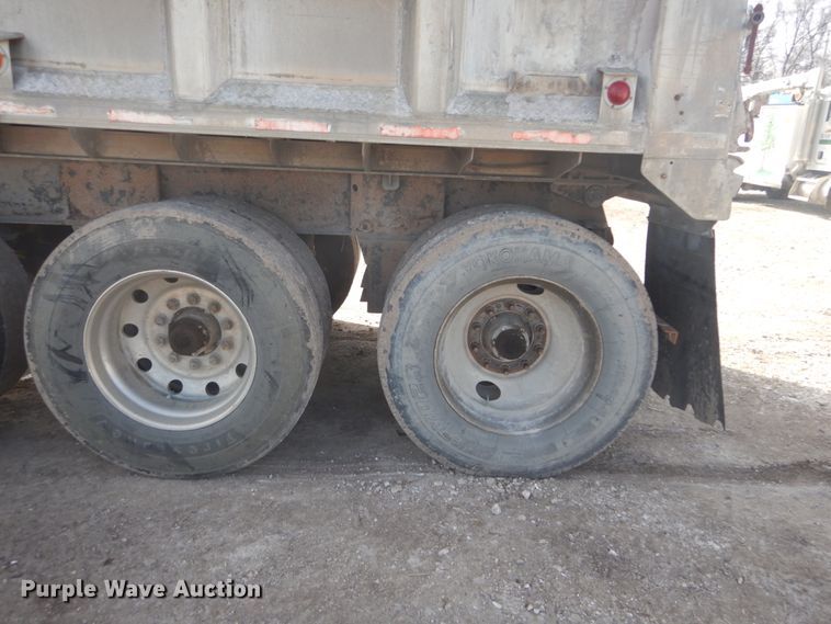 image for item DH5087 1995 East end dump trailer