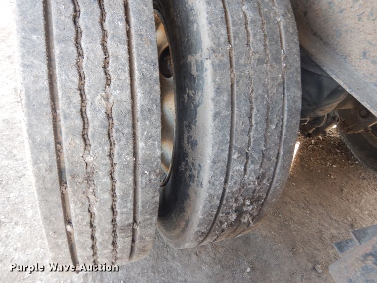 image for item DH5087 1995 East end dump trailer