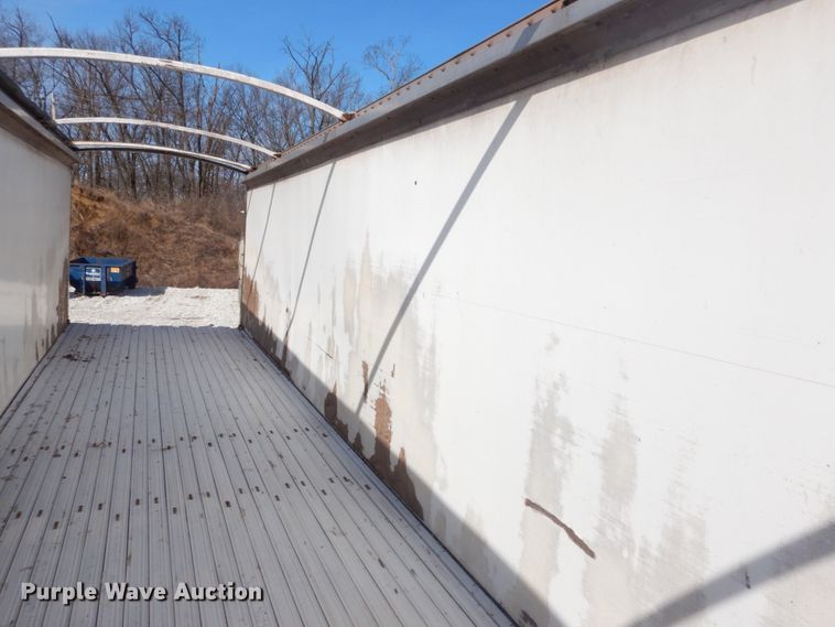 image for item DH5088 2007 Wilkens live bottom trailer