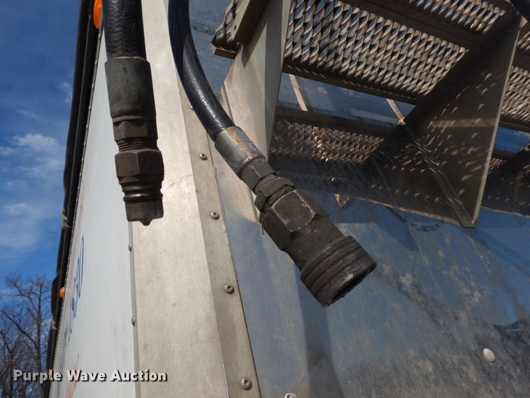 image for item DH5088 2007 Wilkens live bottom trailer