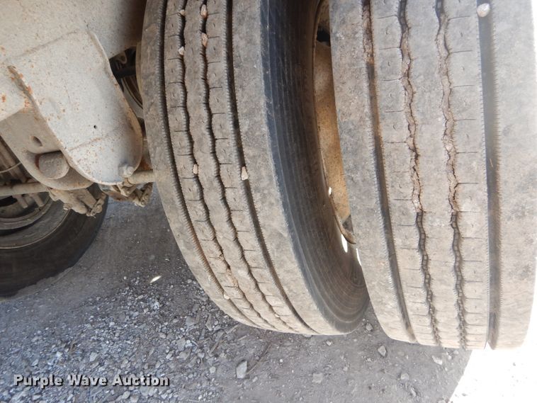 image for item DH5088 2007 Wilkens live bottom trailer