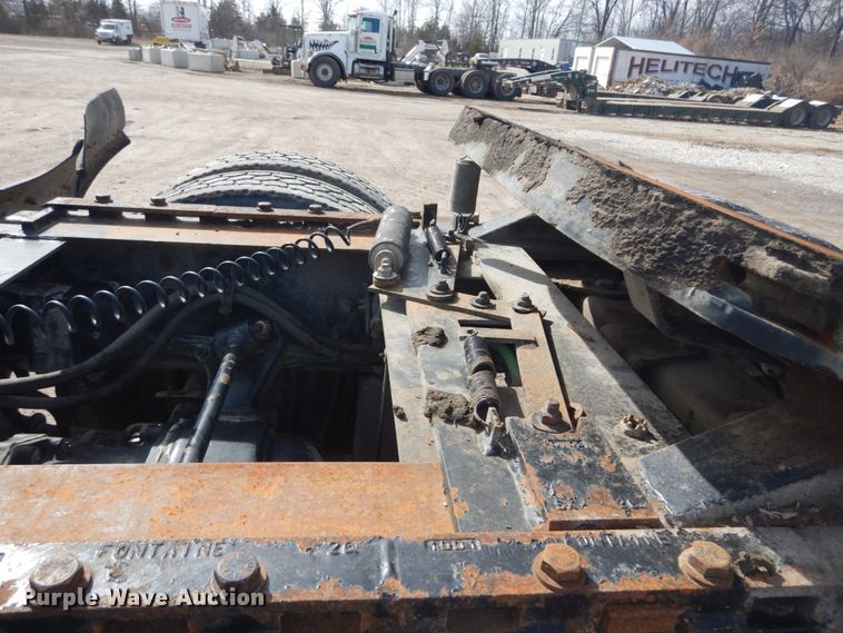 image for item DH5089 2004 Freightliner Columbia semi truck