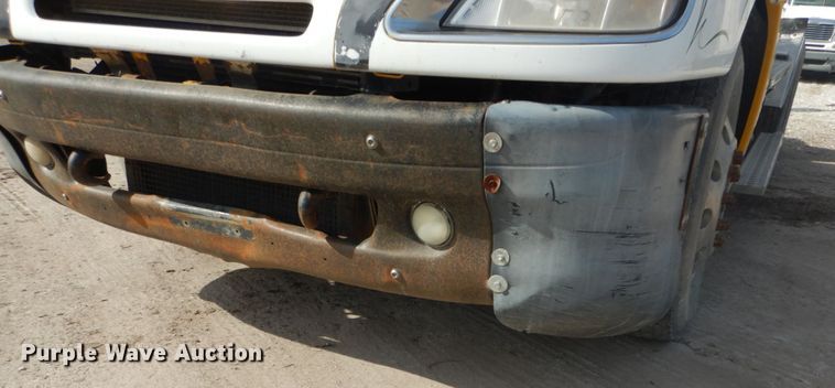 image for item DH5089 2004 Freightliner Columbia semi truck