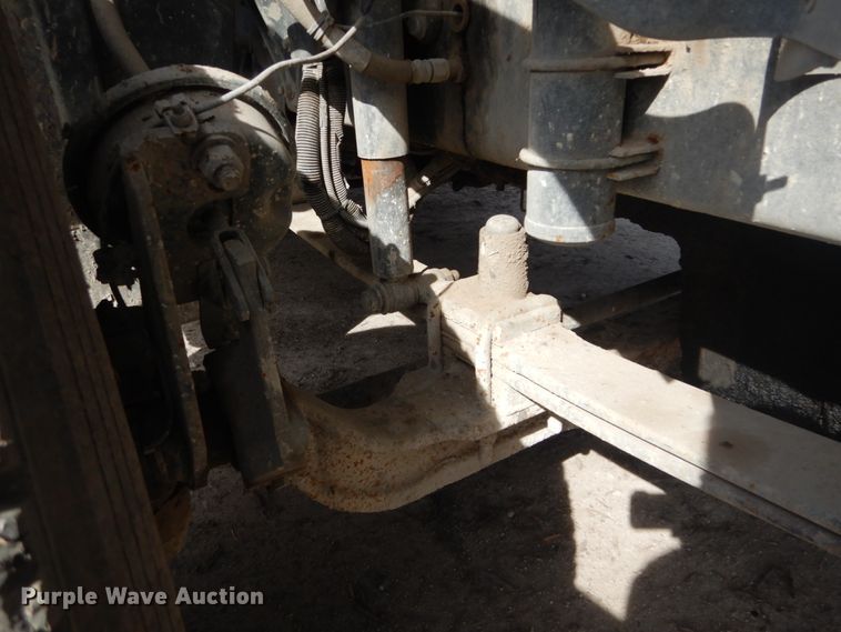 image for item DH5089 2004 Freightliner Columbia semi truck