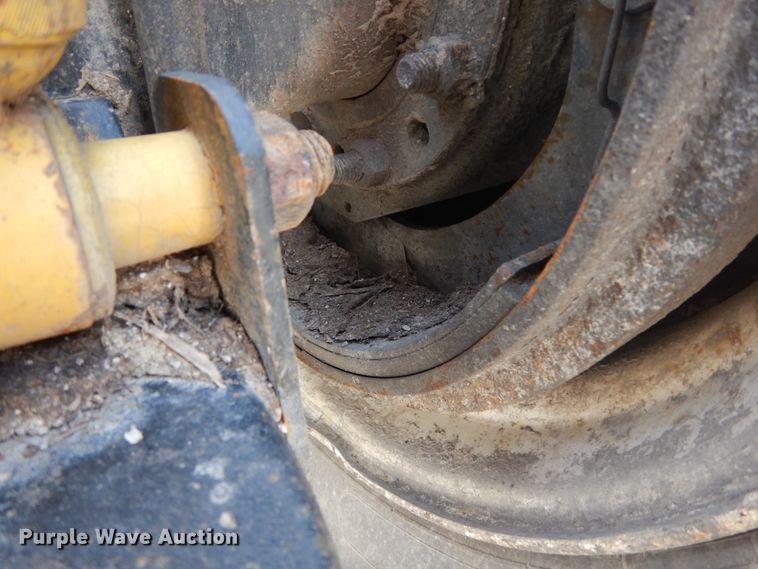 image for item DH5089 2004 Freightliner Columbia semi truck