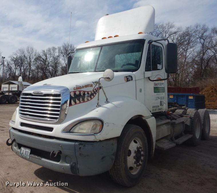 image for item DH5092 2008 Freightliner Columbia semi truck
