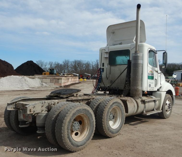 image for item DH5092 2008 Freightliner Columbia semi truck