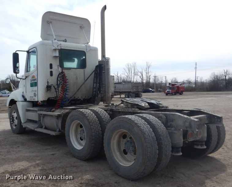 image for item DH5092 2008 Freightliner Columbia semi truck