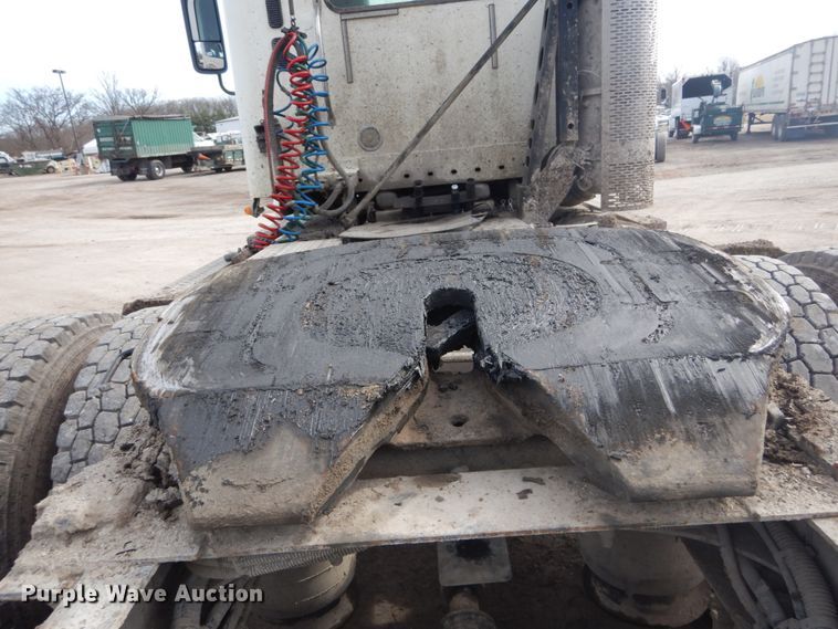 image for item DH5092 2008 Freightliner Columbia semi truck