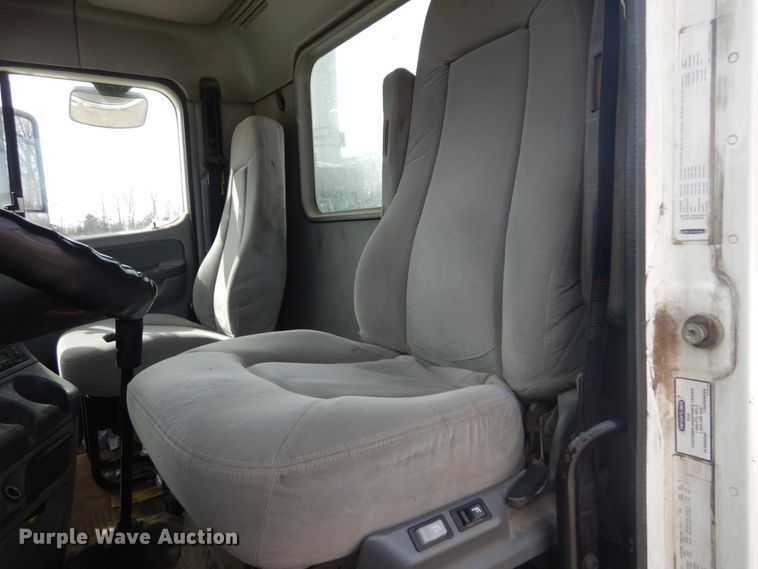 image for item DH5092 2008 Freightliner Columbia semi truck