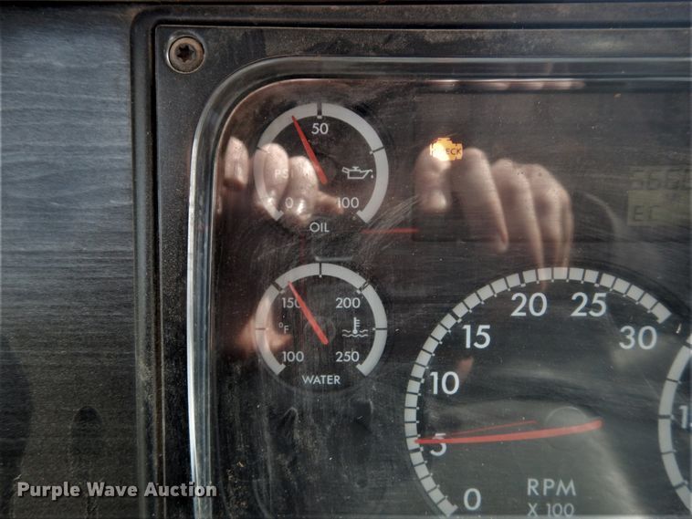 image for item DH5092 2008 Freightliner Columbia semi truck