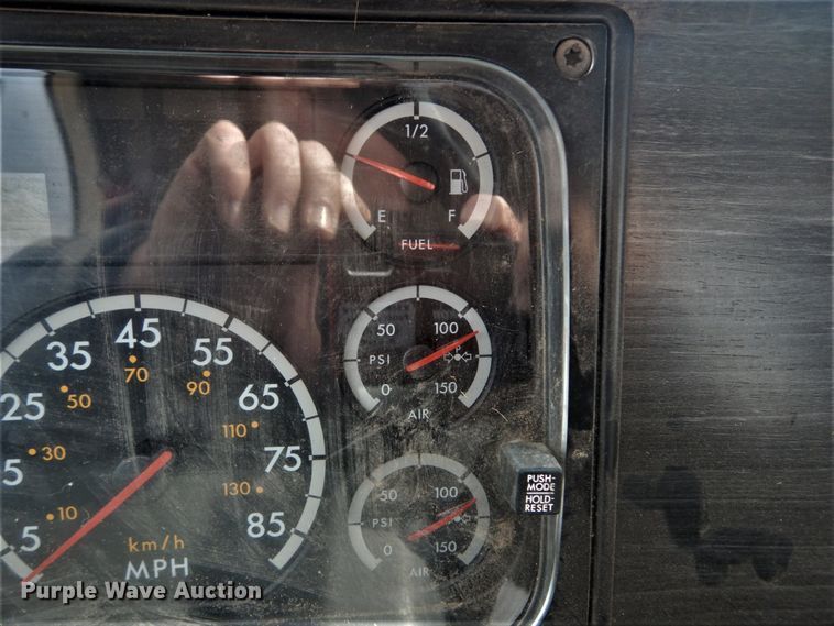 image for item DH5092 2008 Freightliner Columbia semi truck