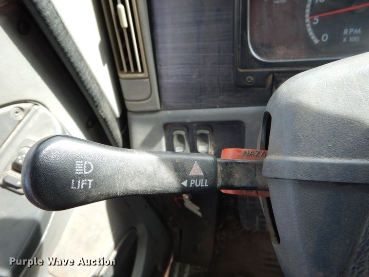 image for item DH5092 2008 Freightliner Columbia semi truck