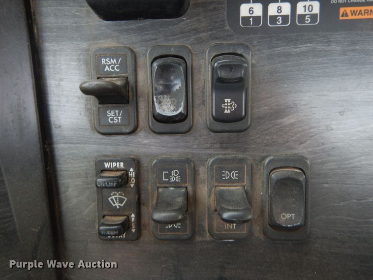 image for item DH5092 2008 Freightliner Columbia semi truck