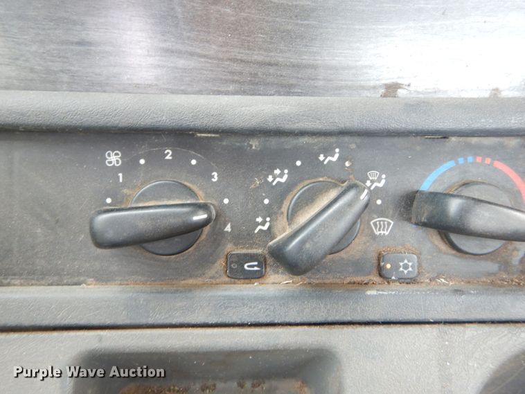 image for item DH5092 2008 Freightliner Columbia semi truck