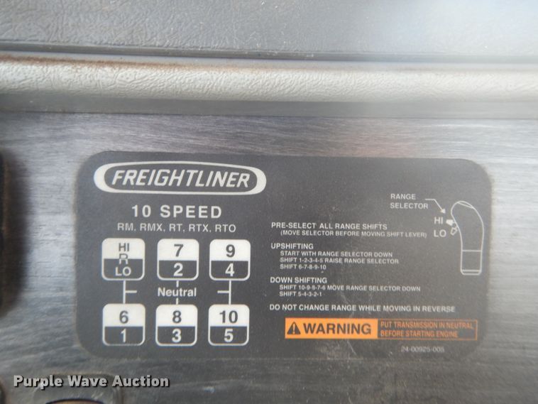 image for item DH5092 2008 Freightliner Columbia semi truck