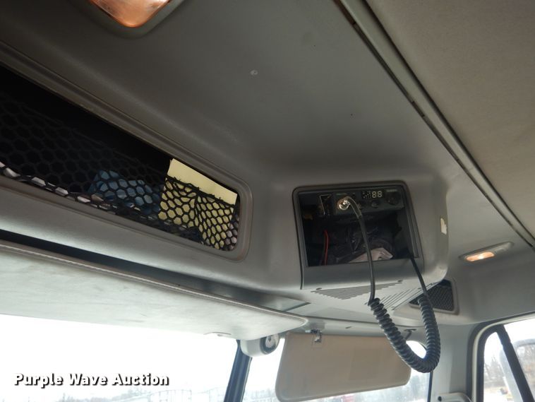 image for item DH5092 2008 Freightliner Columbia semi truck